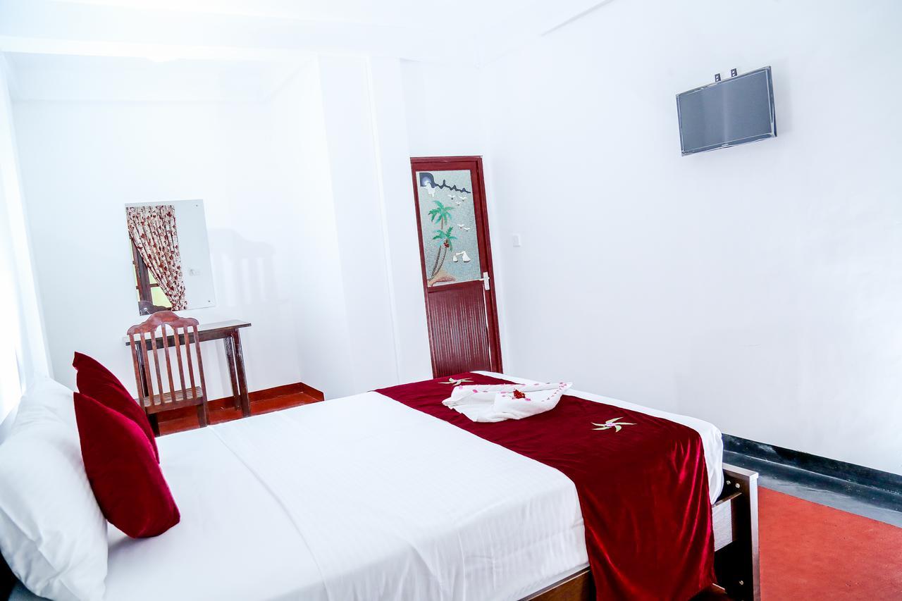 Crescent Sea Resort Nilaveli Exterior photo