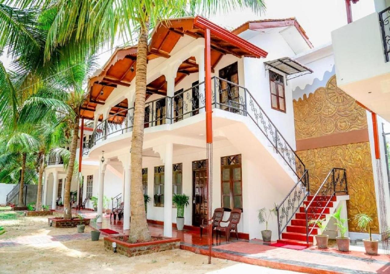 Crescent Sea Resort Nilaveli Exterior photo